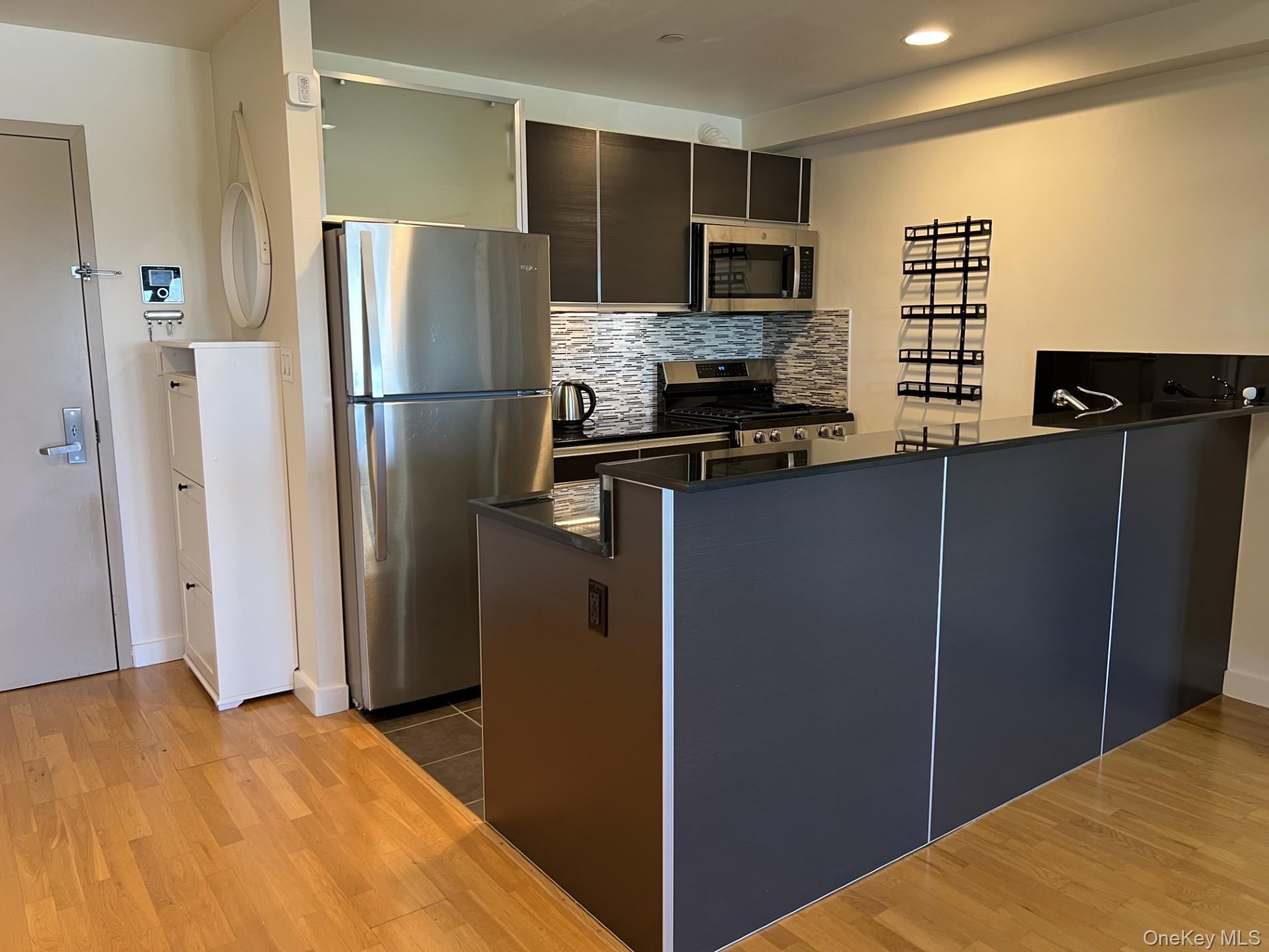 143-20 Hoover Avenue, Unit 603 photo 11