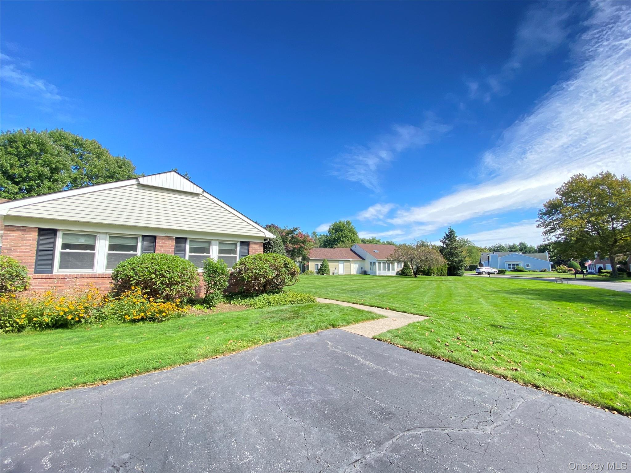 19 Hearthside Drive – For Sale