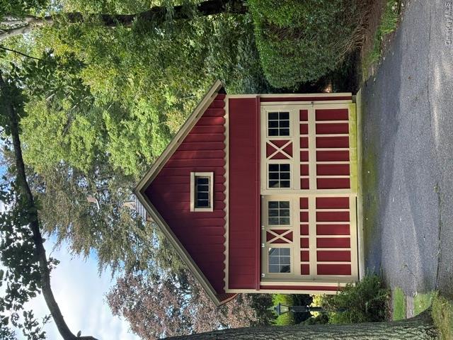 750 Reeve Avenue – For Sale photo 2