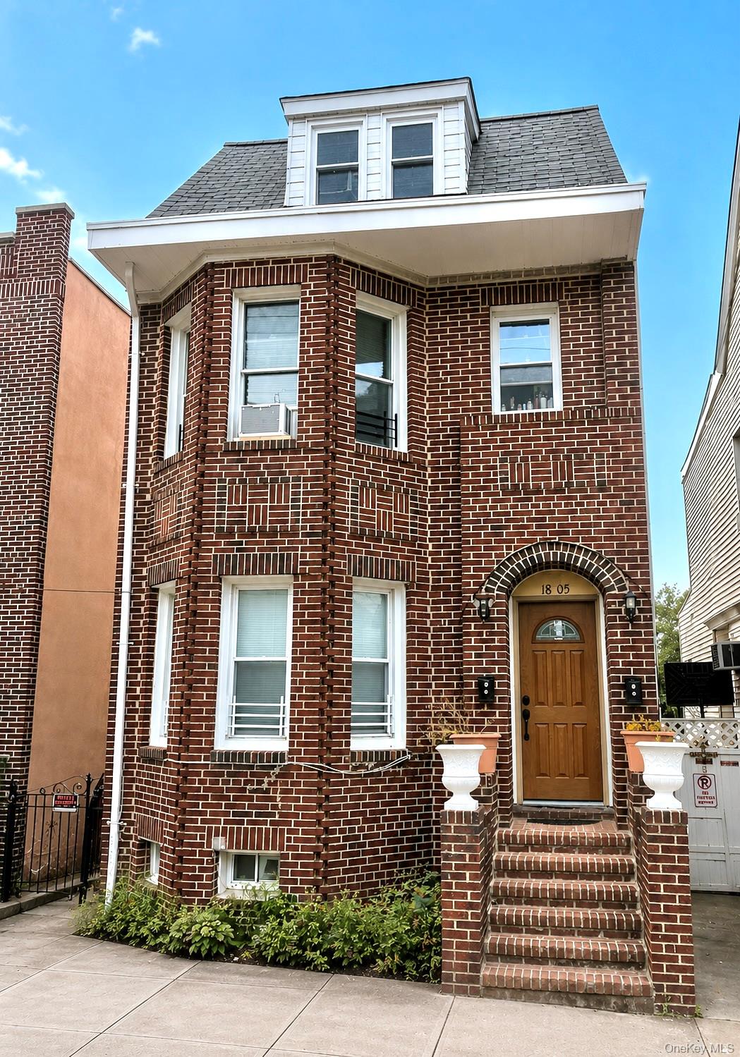 1805 Mulford Avenue – For Sale photo 2