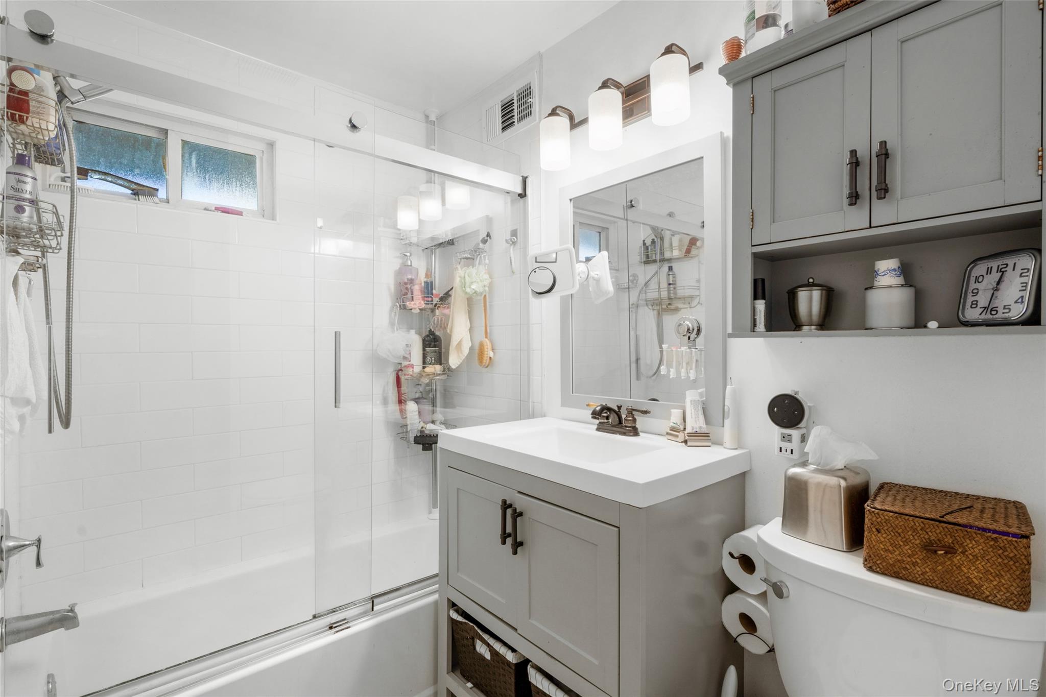 330 First Avenue – For Rent photo 17