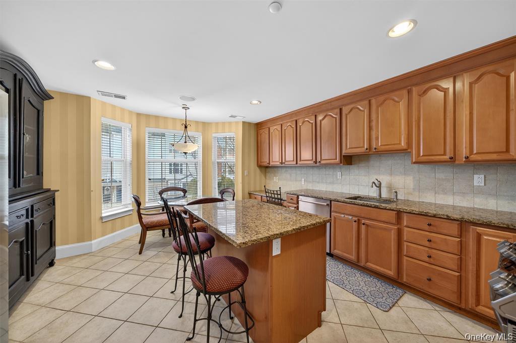 3 Harbor Pointe Drive – For Sale photo 16