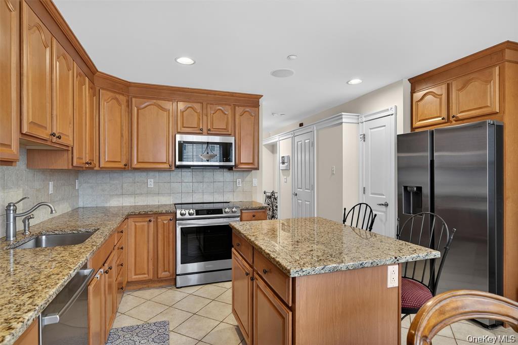 3 Harbor Pointe Drive – For Sale photo 17