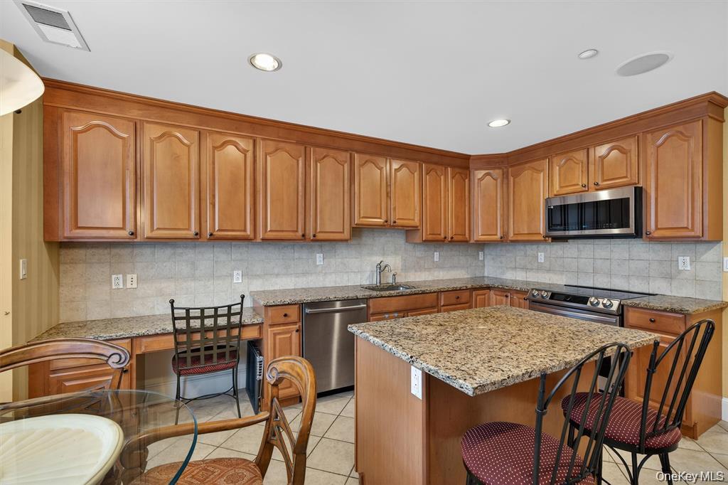 3 Harbor Pointe Drive – For Sale photo 18