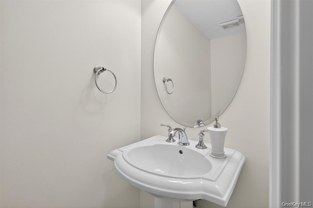 3 Harbor Pointe Drive – For Sale photo 8
