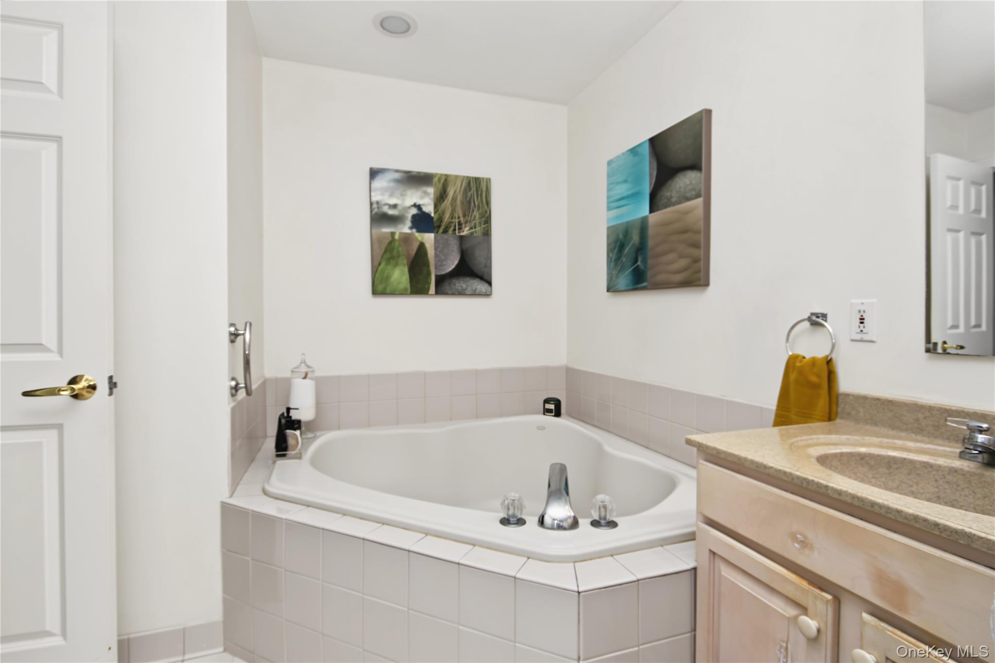 812 Heritage Hills, Unit A photo 23