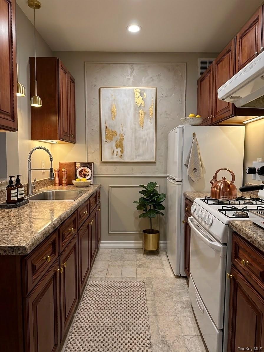 10025 Queens Boulevard, Unit 6L