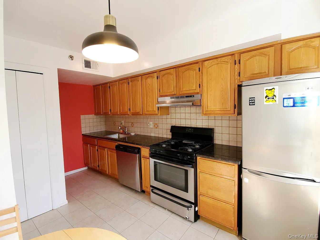 115 Vanderbilt Avenue, Unit 115A photo 6