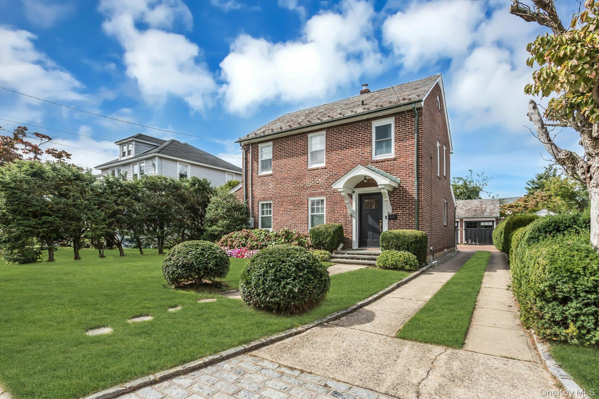 42 Nassau Avenue – For Sale photo 3