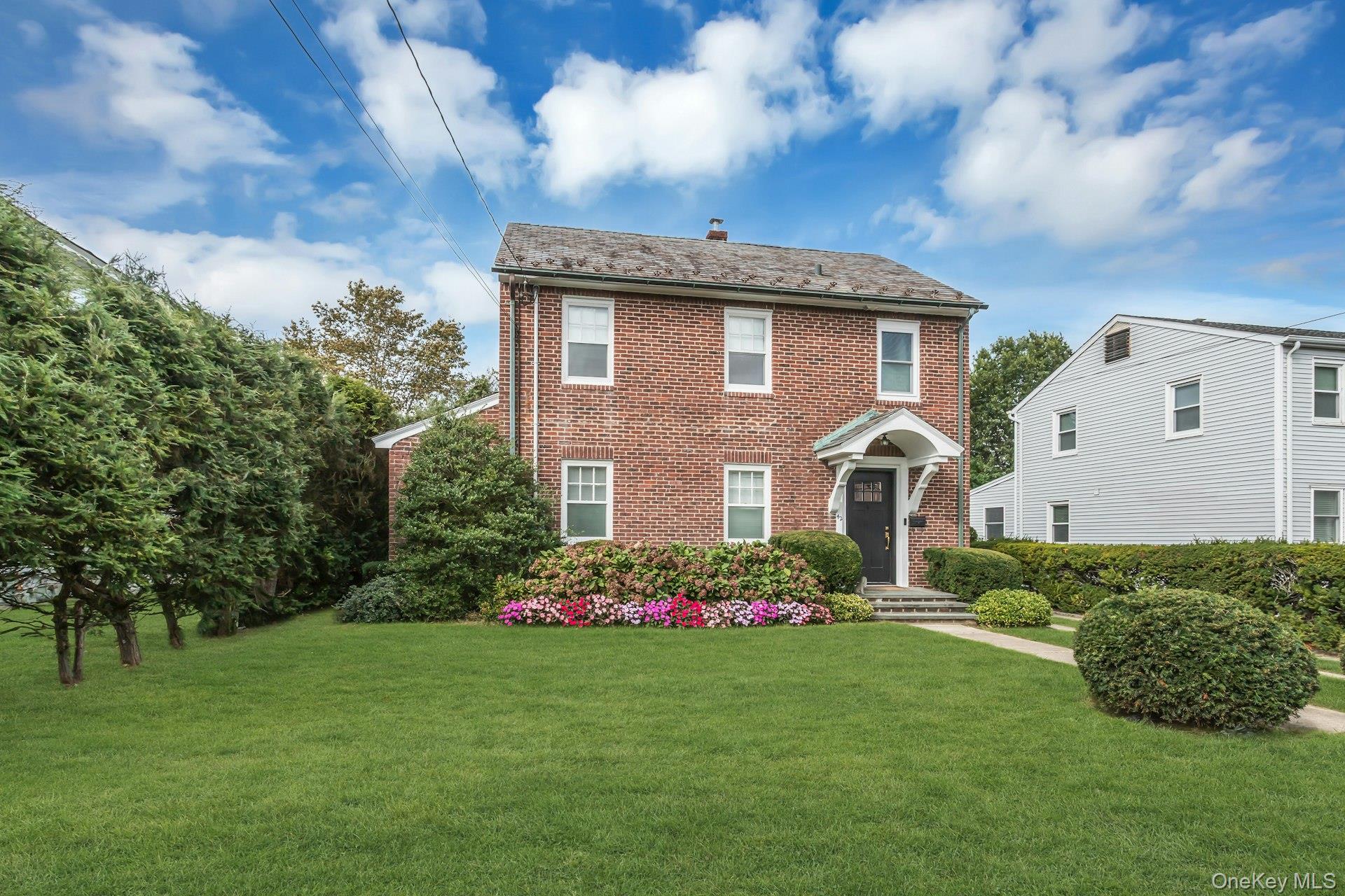 42 Nassau Avenue – For Sale photo 2
