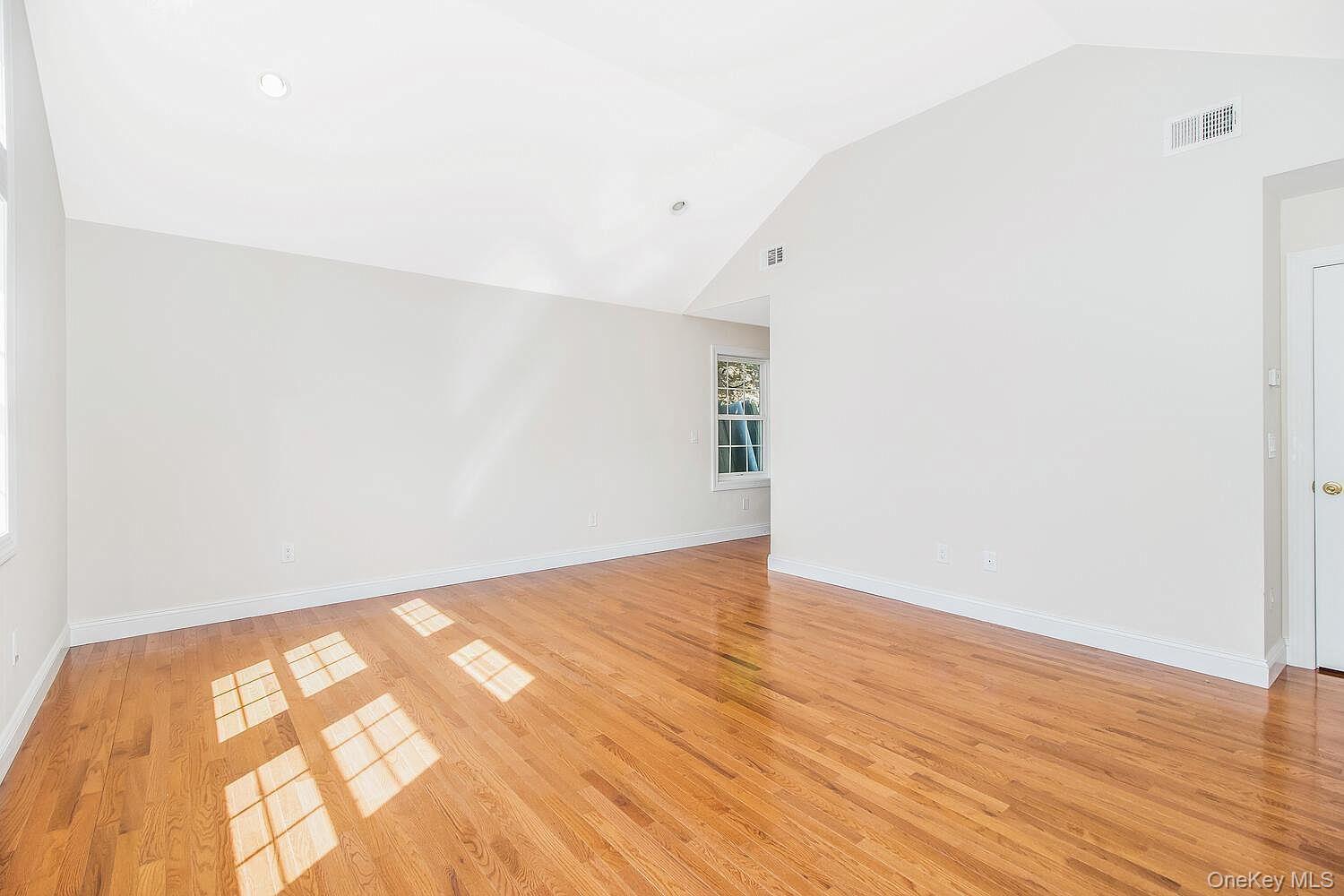 18 Via Trenta Court – For Rent photo 14