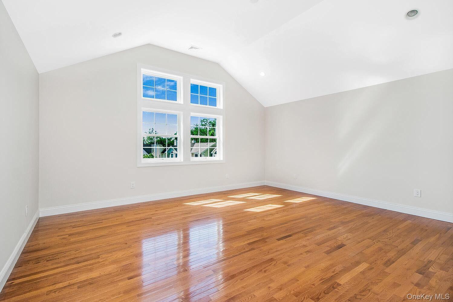 18 Via Trenta Court – For Rent photo 10