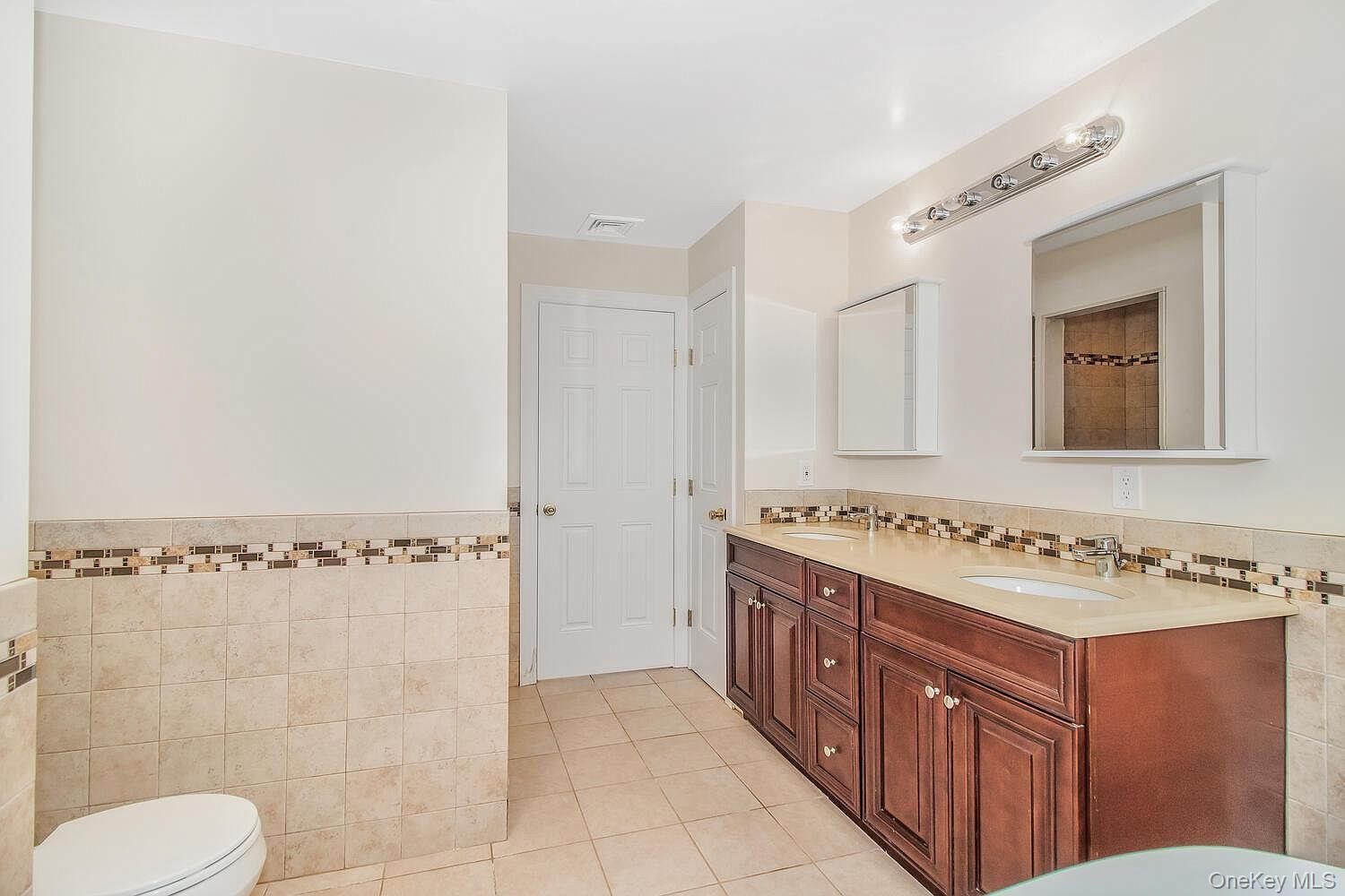 18 Via Trenta Court – For Rent photo 16