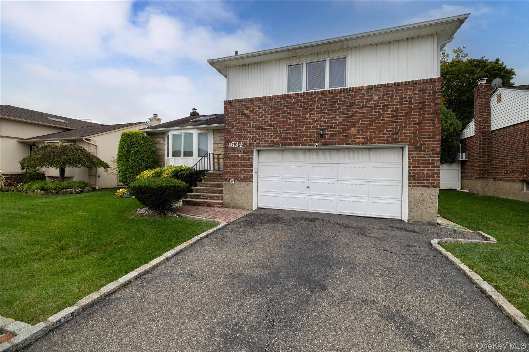 1634 Cynron Lane – For Sale photo 2