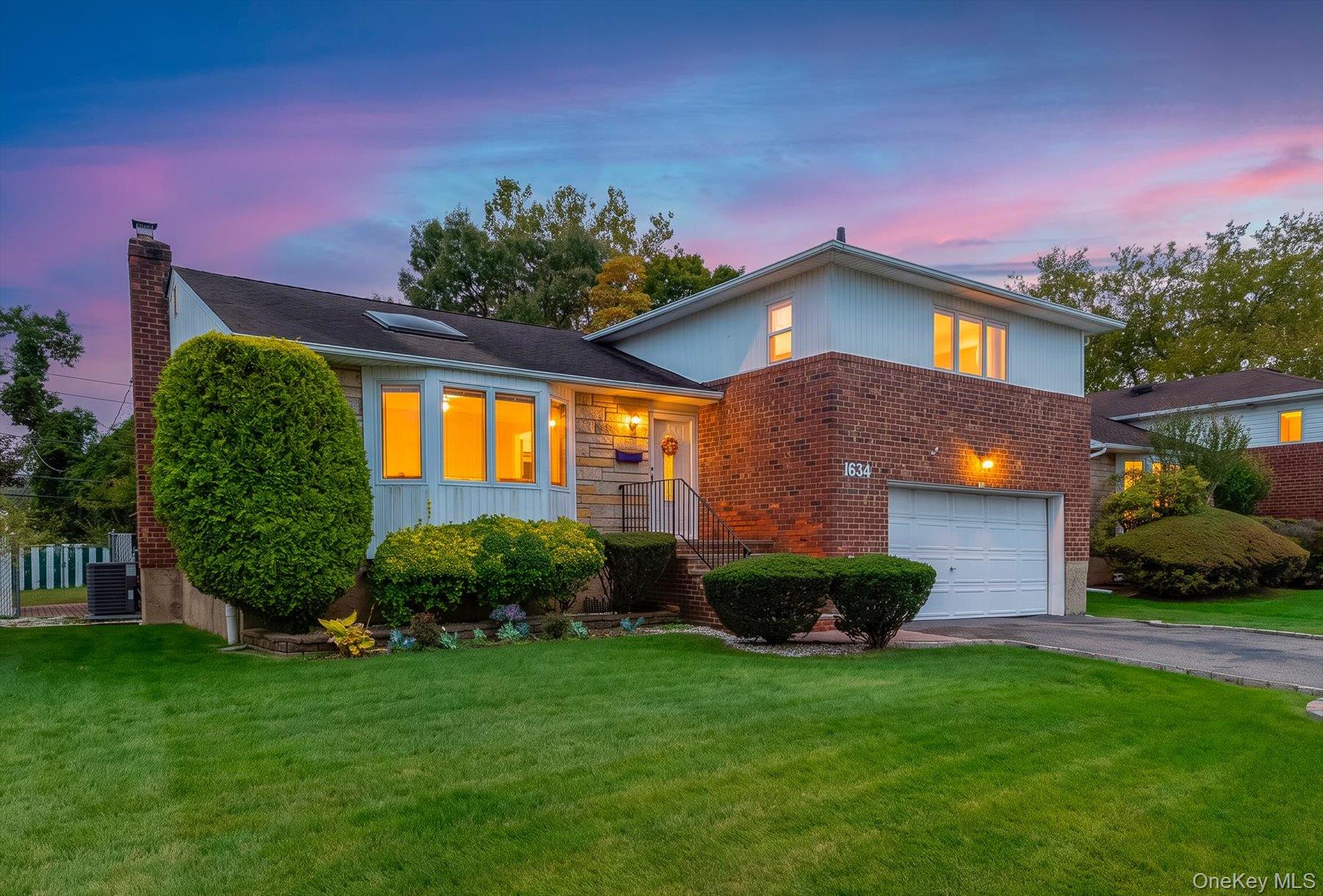 1634 Cynron Lane – For Sale