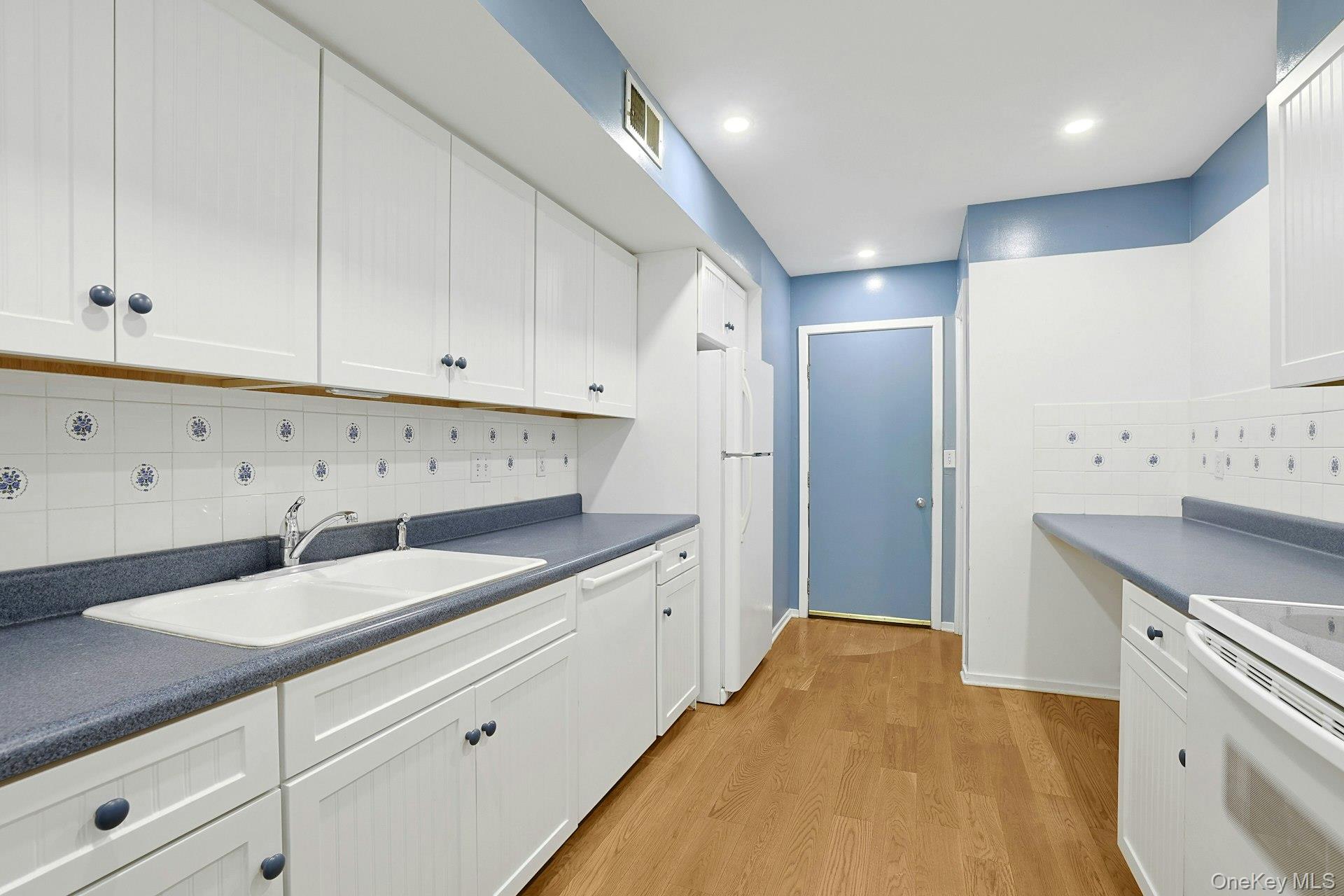 3 Brooke Club Drive, Unit 4 photo 9