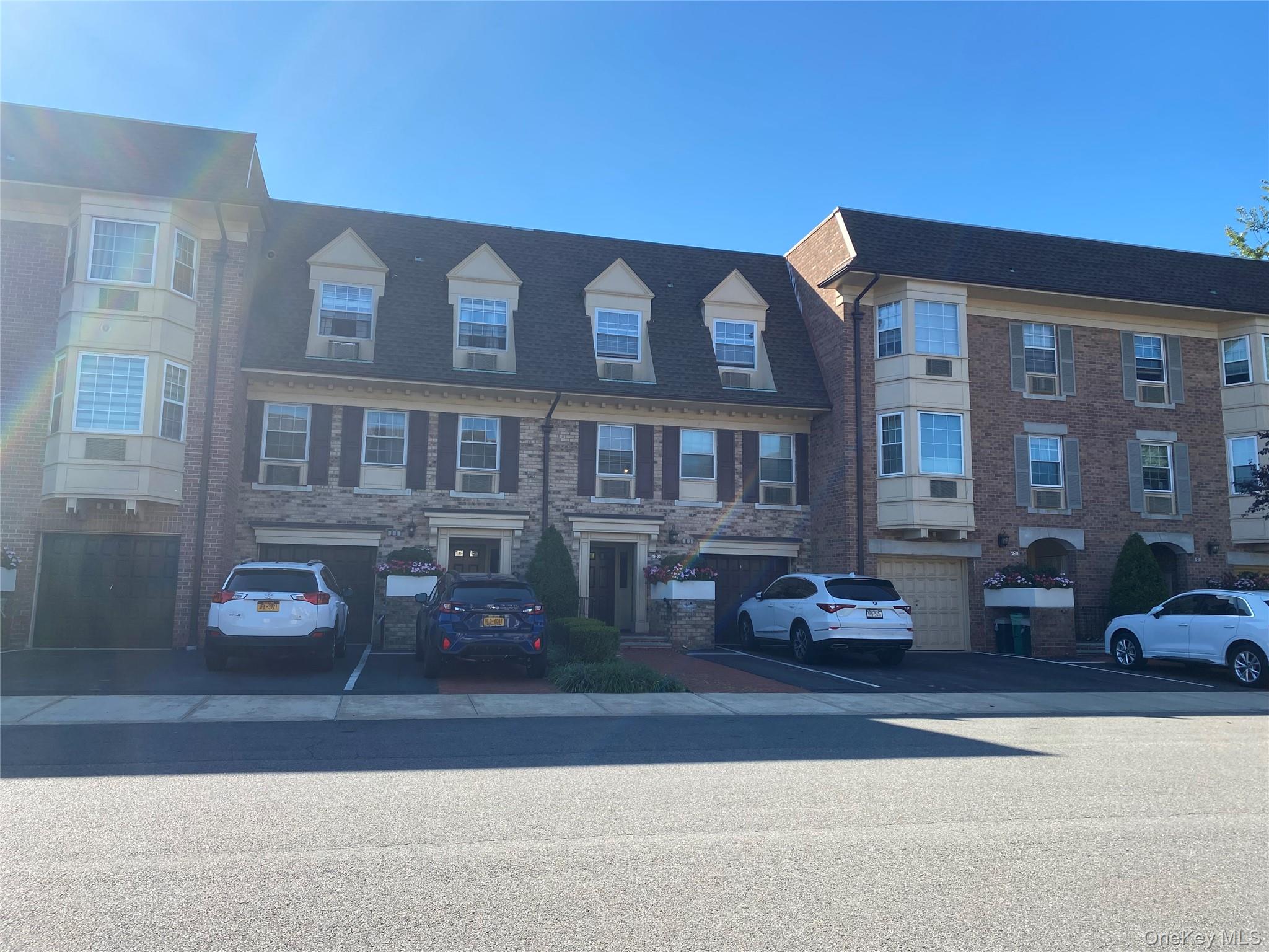 1230 Estates Lane, Unit 1136