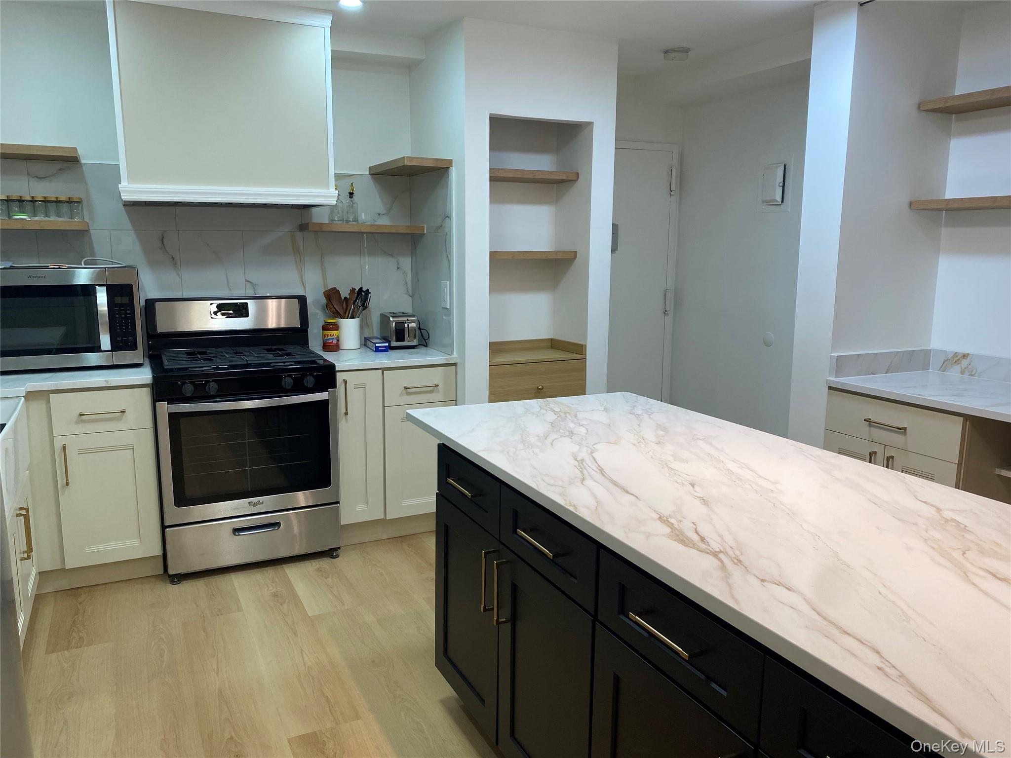 1230 Estates Lane, Unit 1136 photo 4