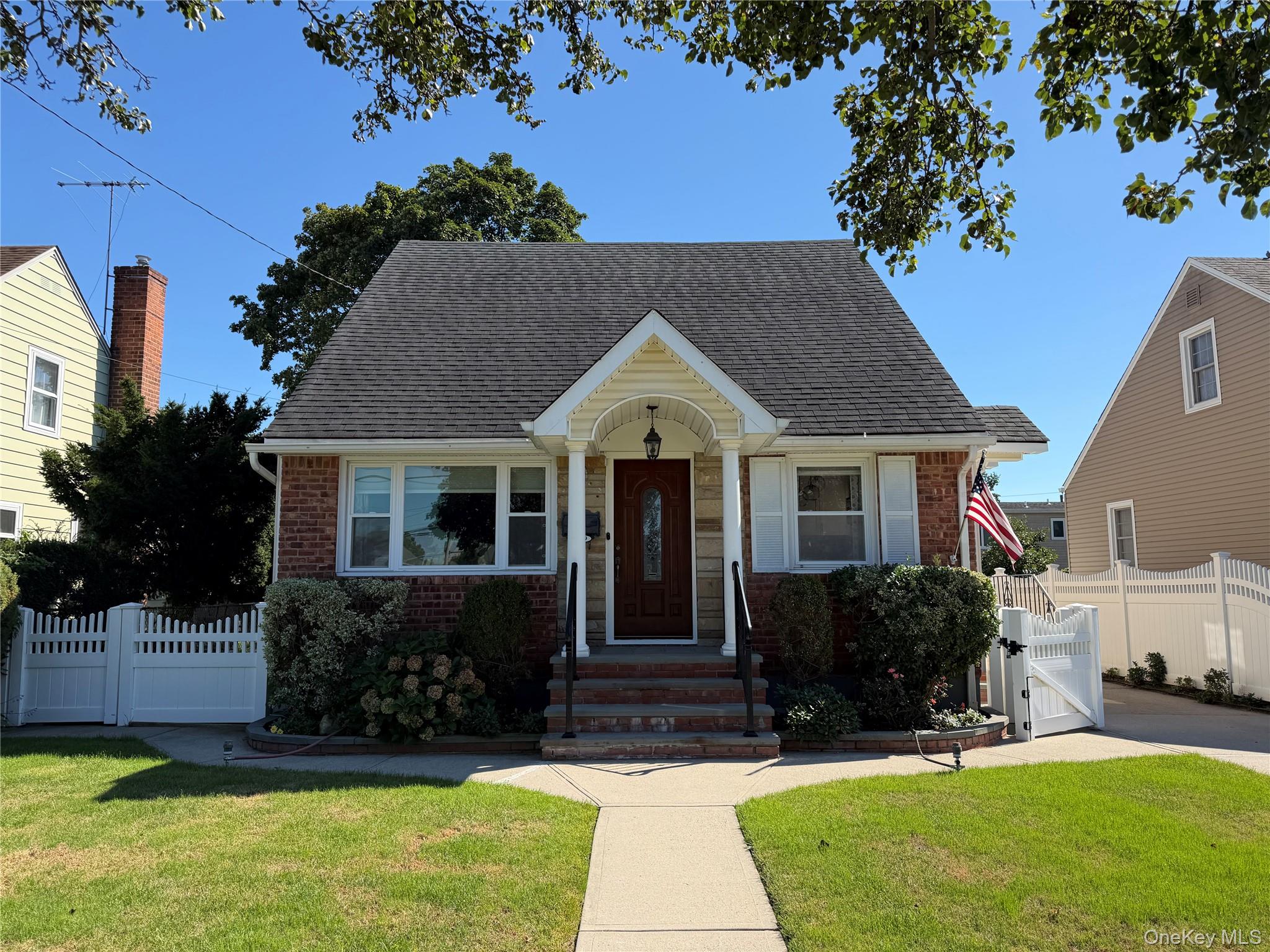 159 Raff Avenue – For Sale