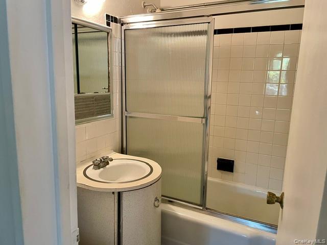 92-30 56 Avenue, Unit 6B photo 7