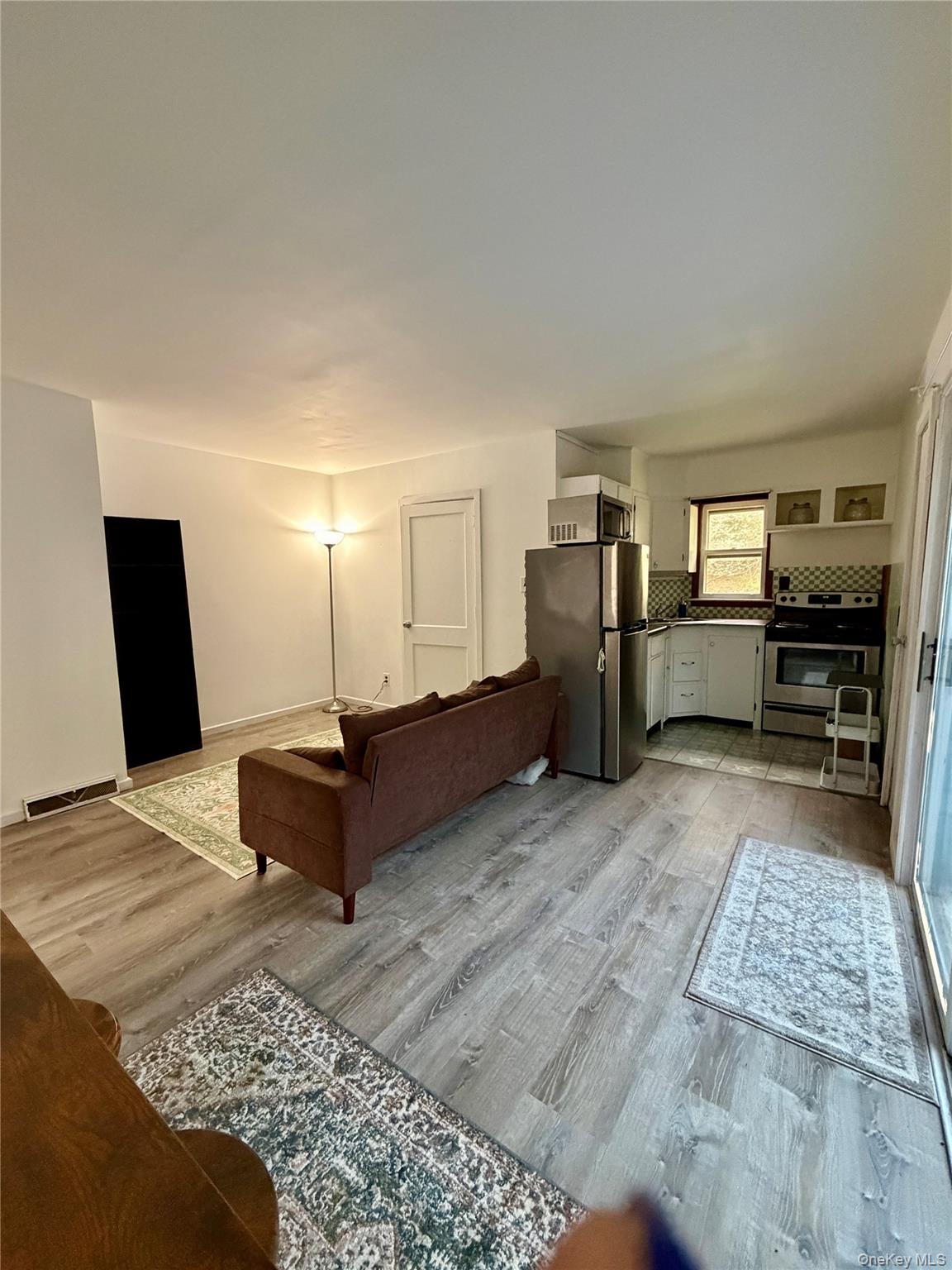 21 Van Dam Road – For Rent photo 33