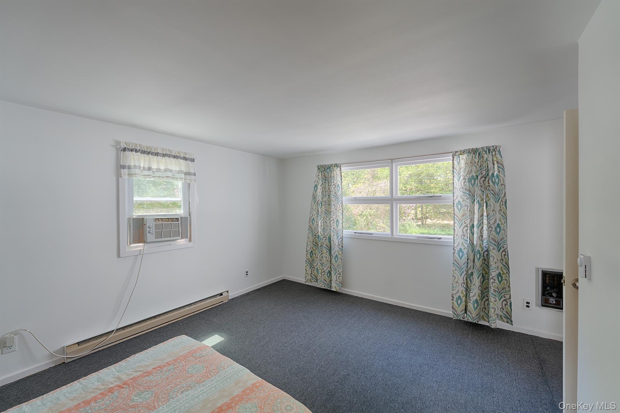 21 Van Dam Road – For Rent photo 18