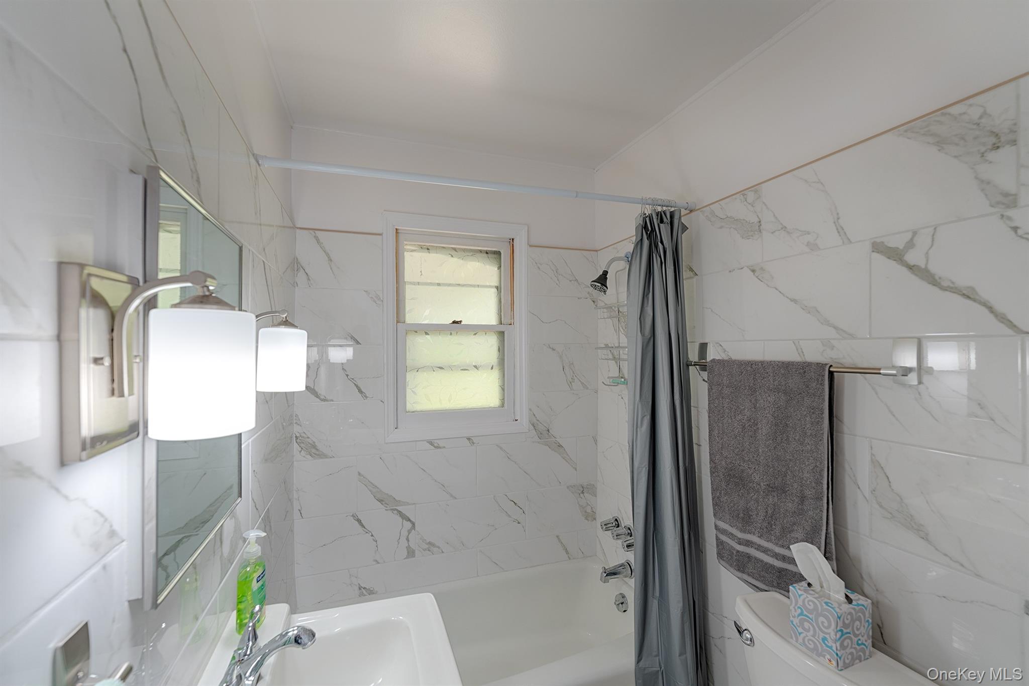 21 Van Dam Road – For Rent photo 12