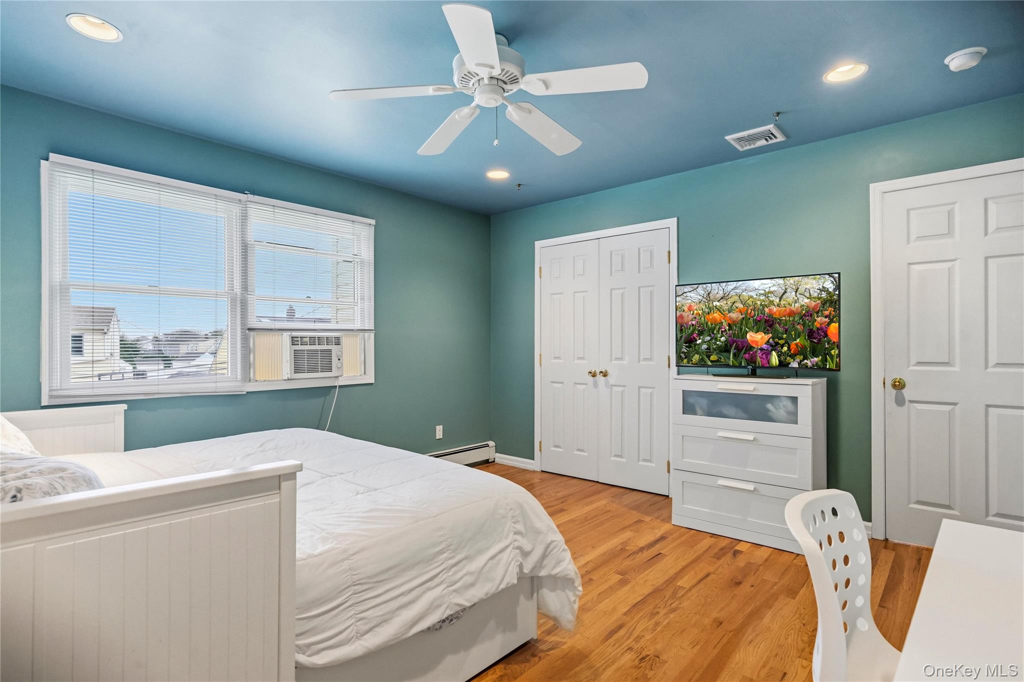 22 Park E – For Sale photo 27
