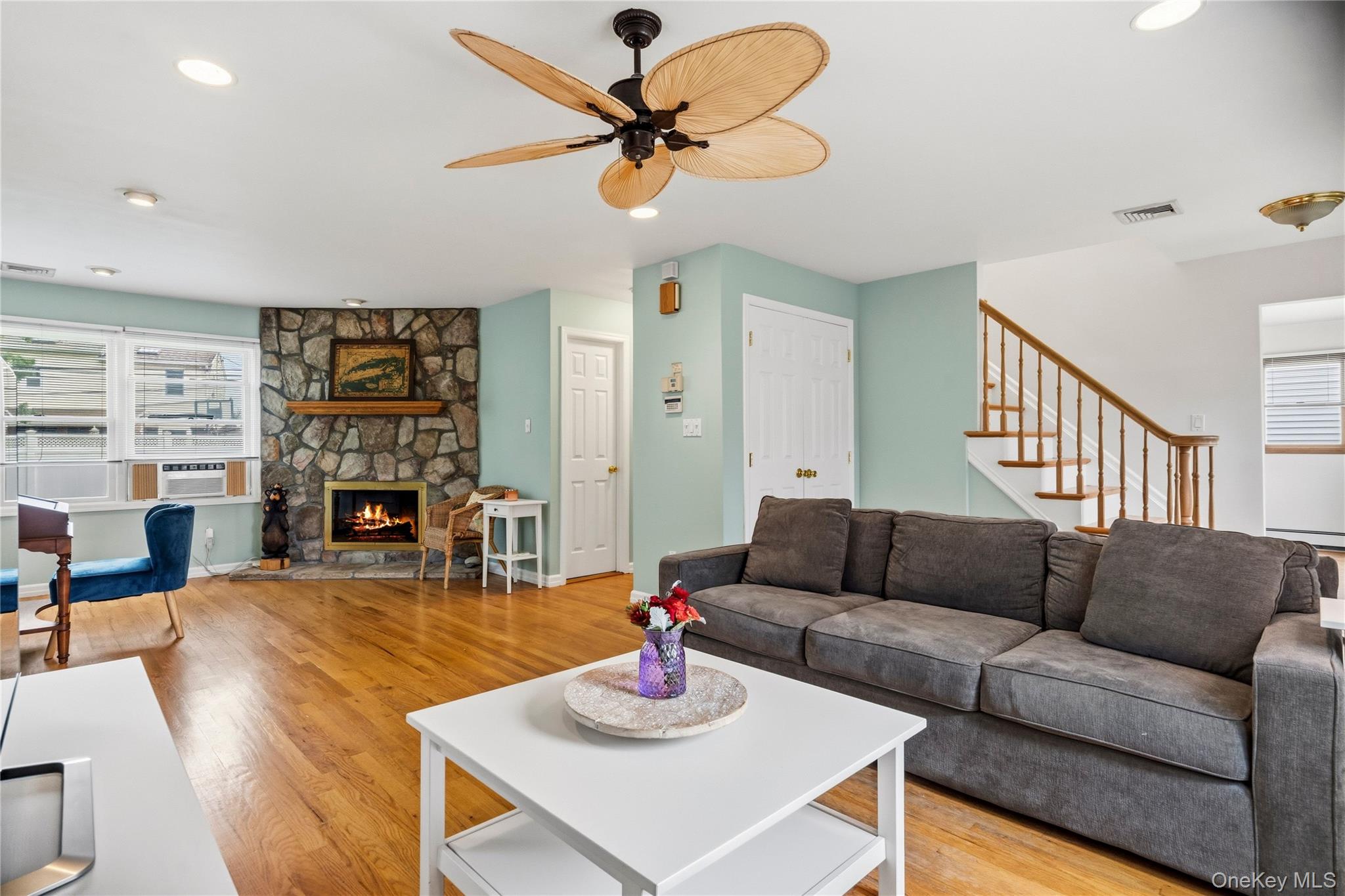 22 Park E – For Sale photo 4