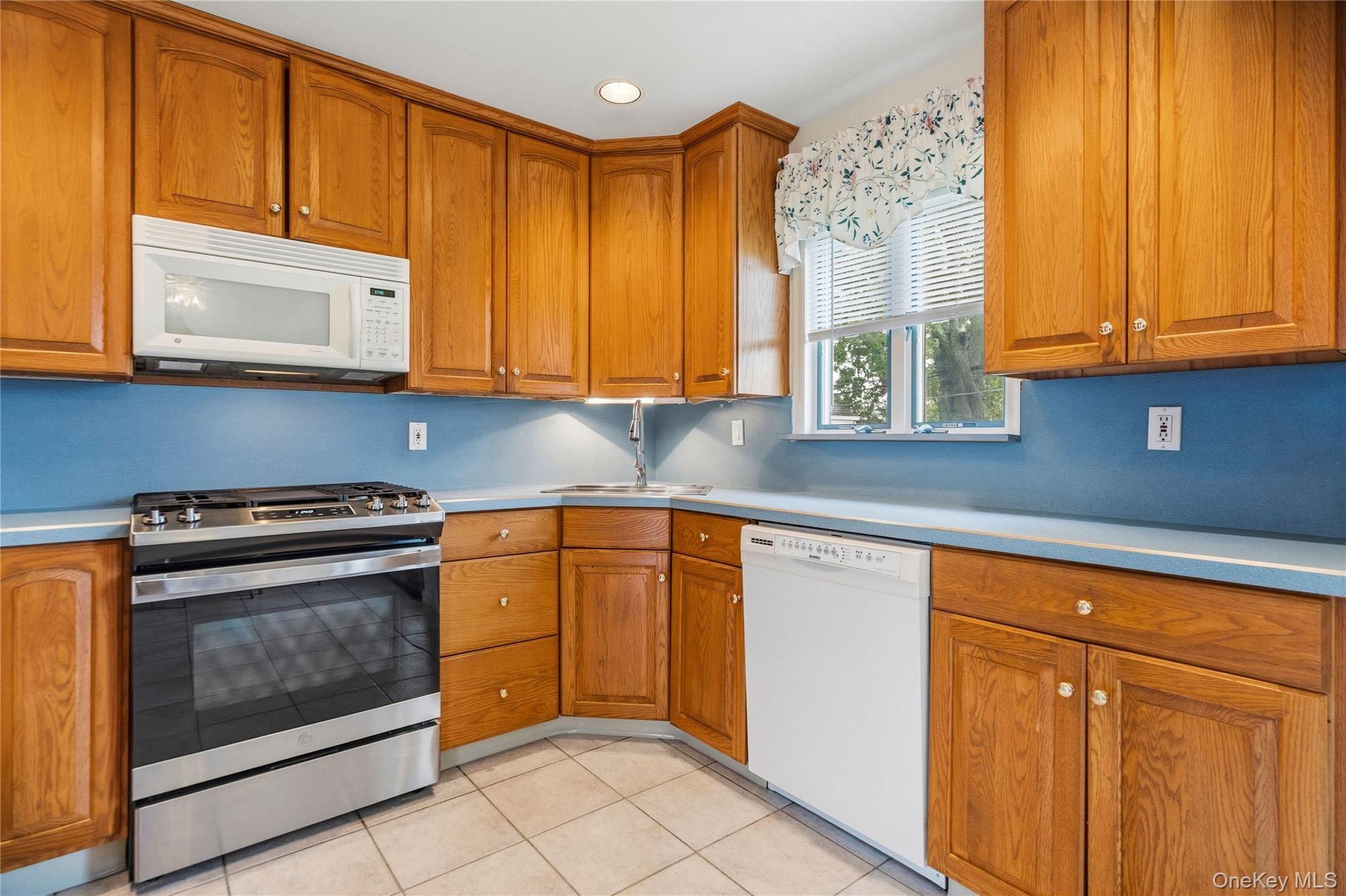 22 Park E – For Sale photo 20