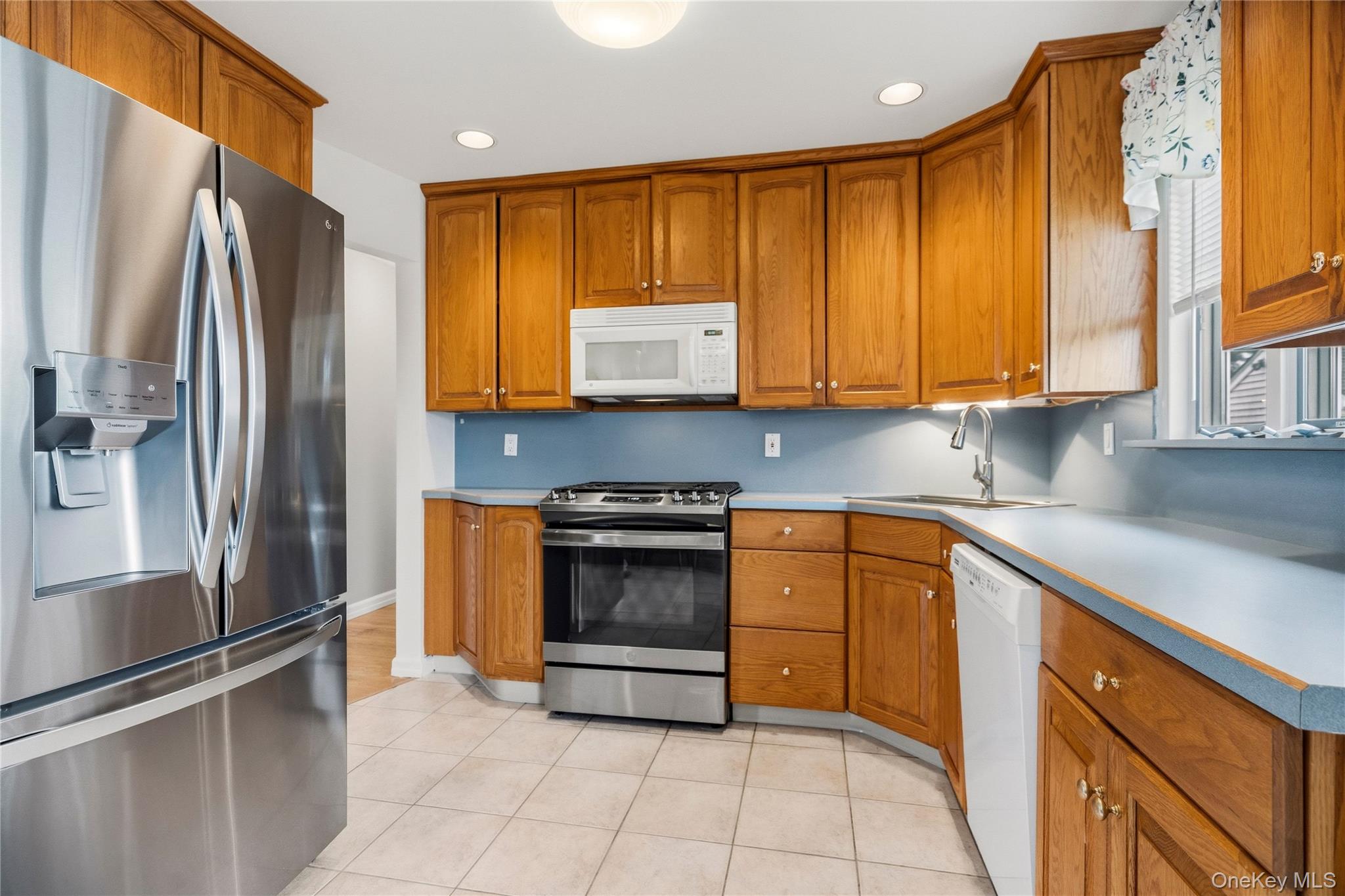 22 Park E – For Sale photo 18