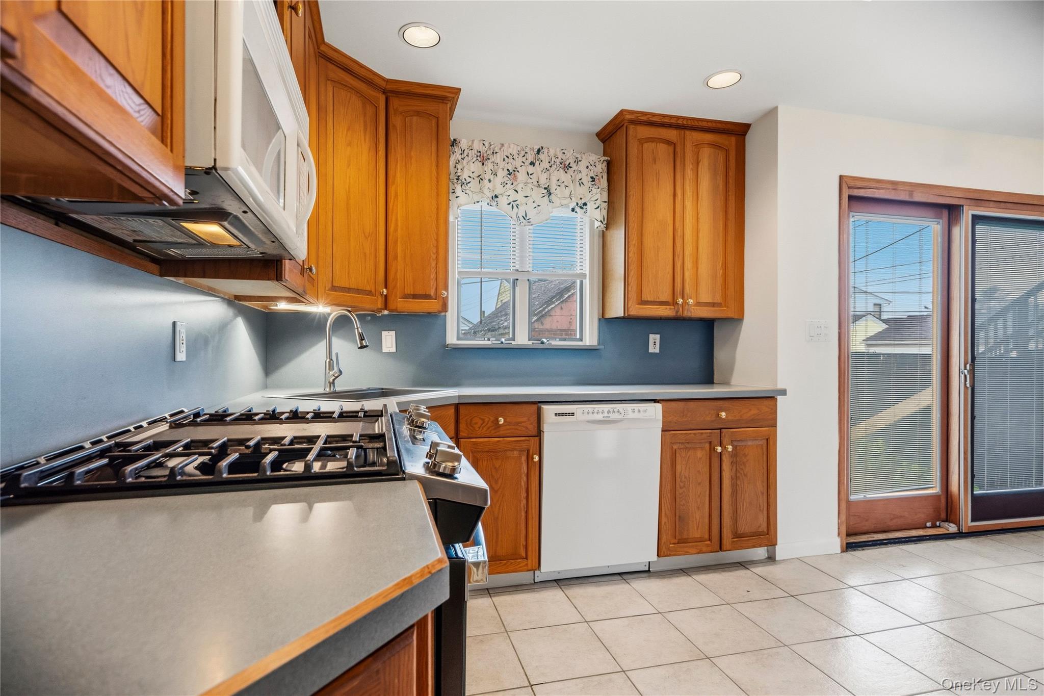 22 Park E – For Sale photo 21