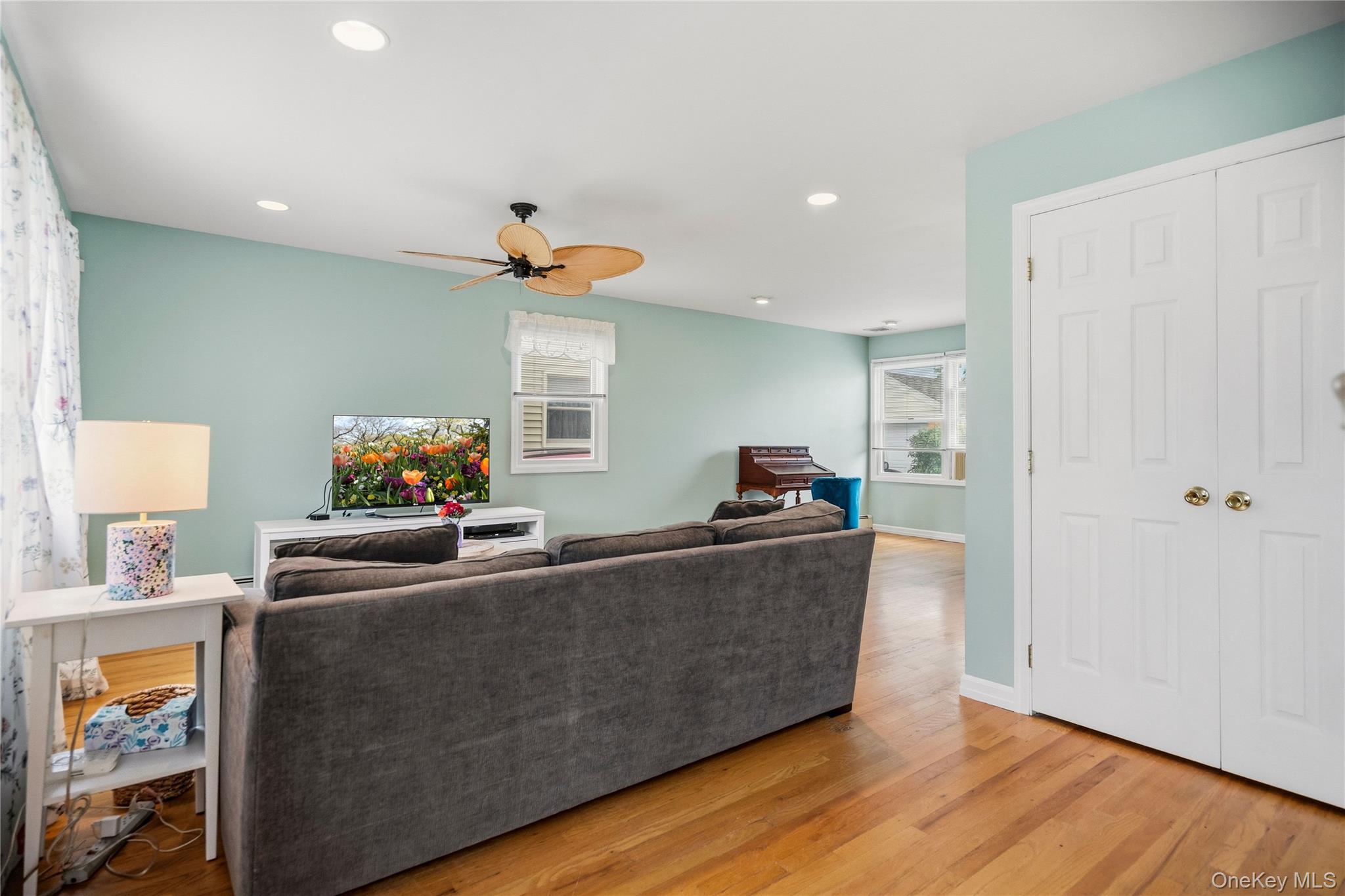 22 Park E – For Sale photo 3
