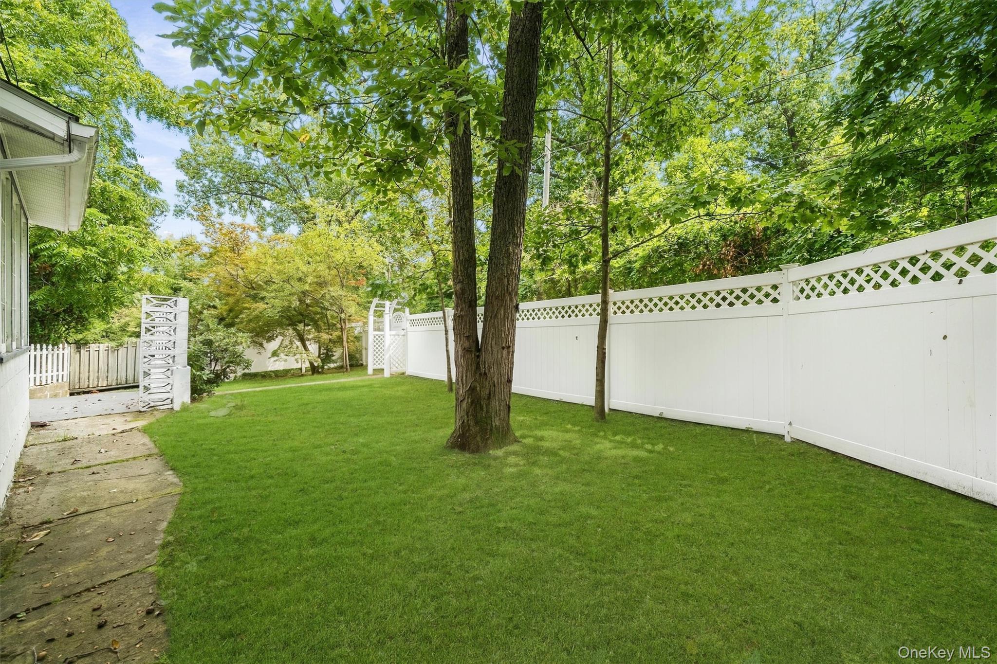 4 Hillside Trail – For Sale photo 38