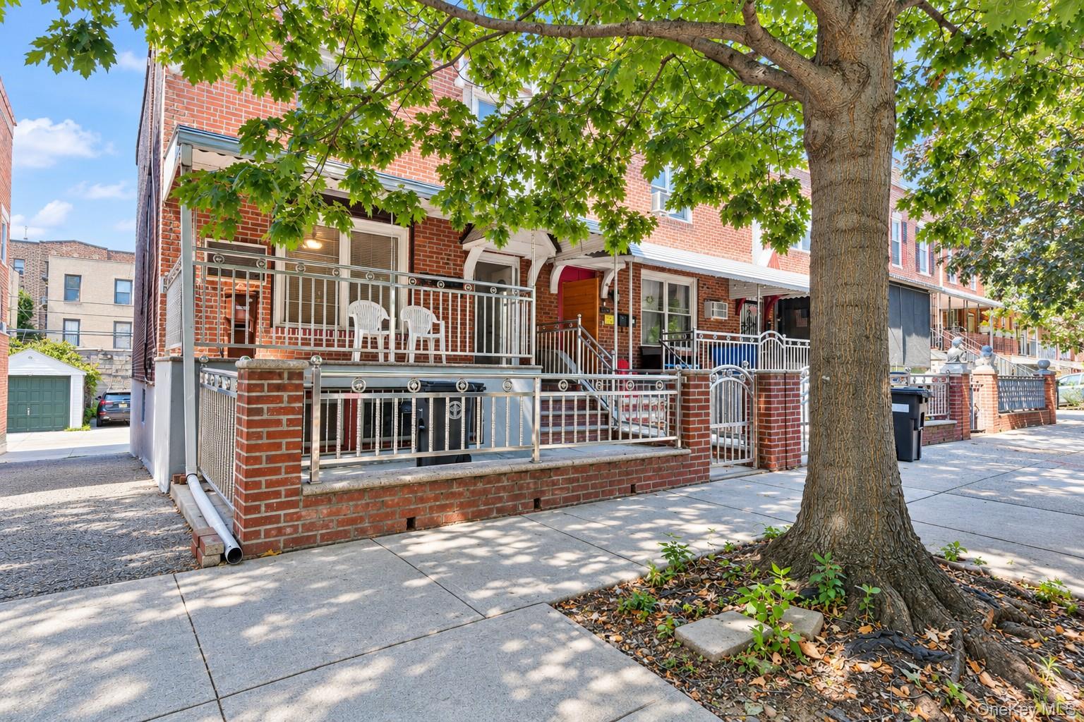 3062 49th Street – For Sale photo 2