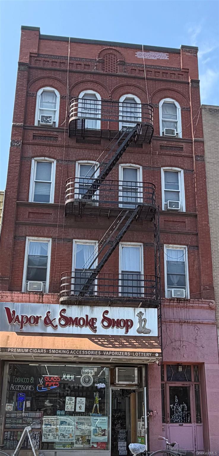 325 Graham Avenue – For Sale