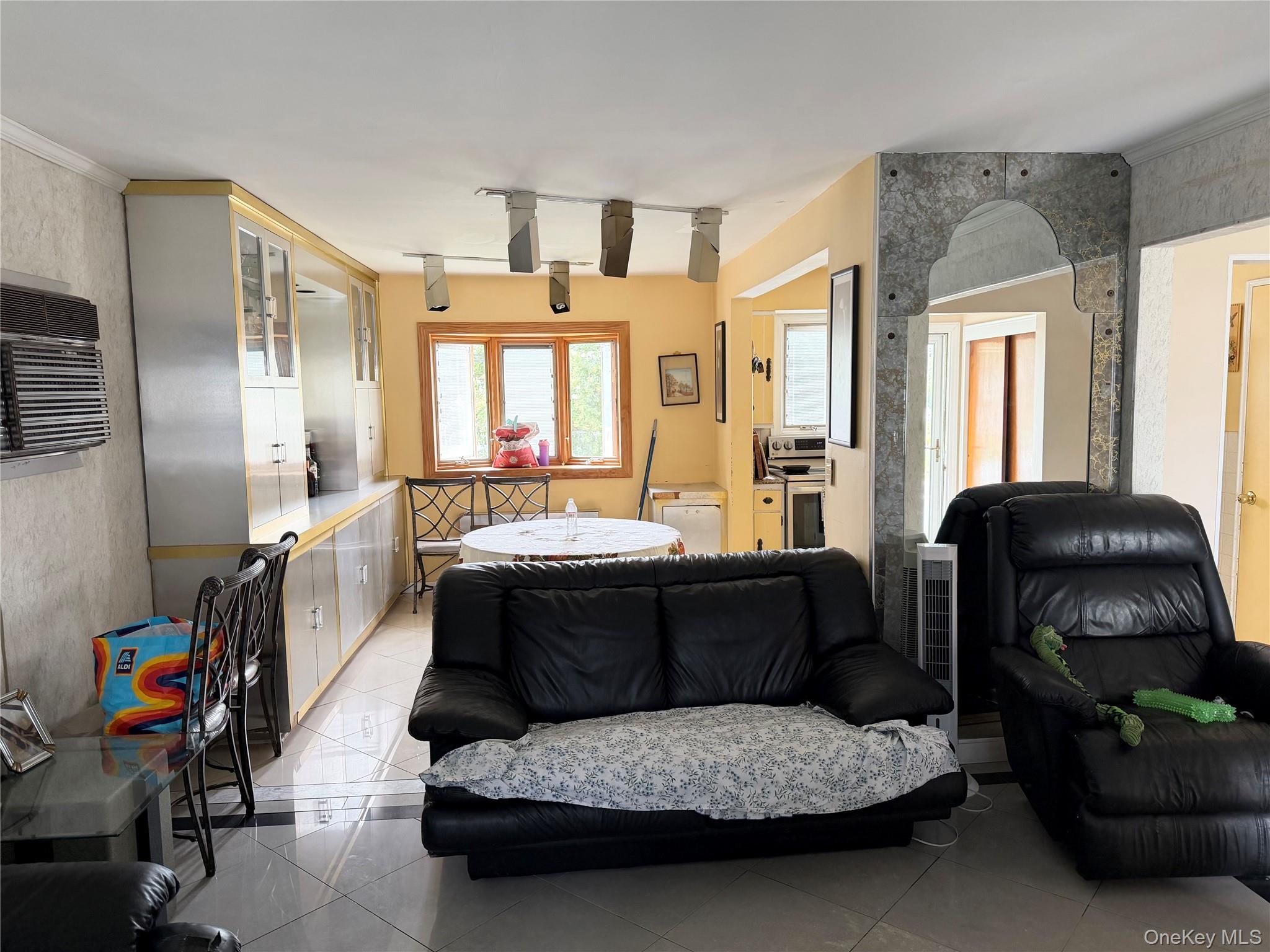 3938 Bernice Road – For Sale photo 7