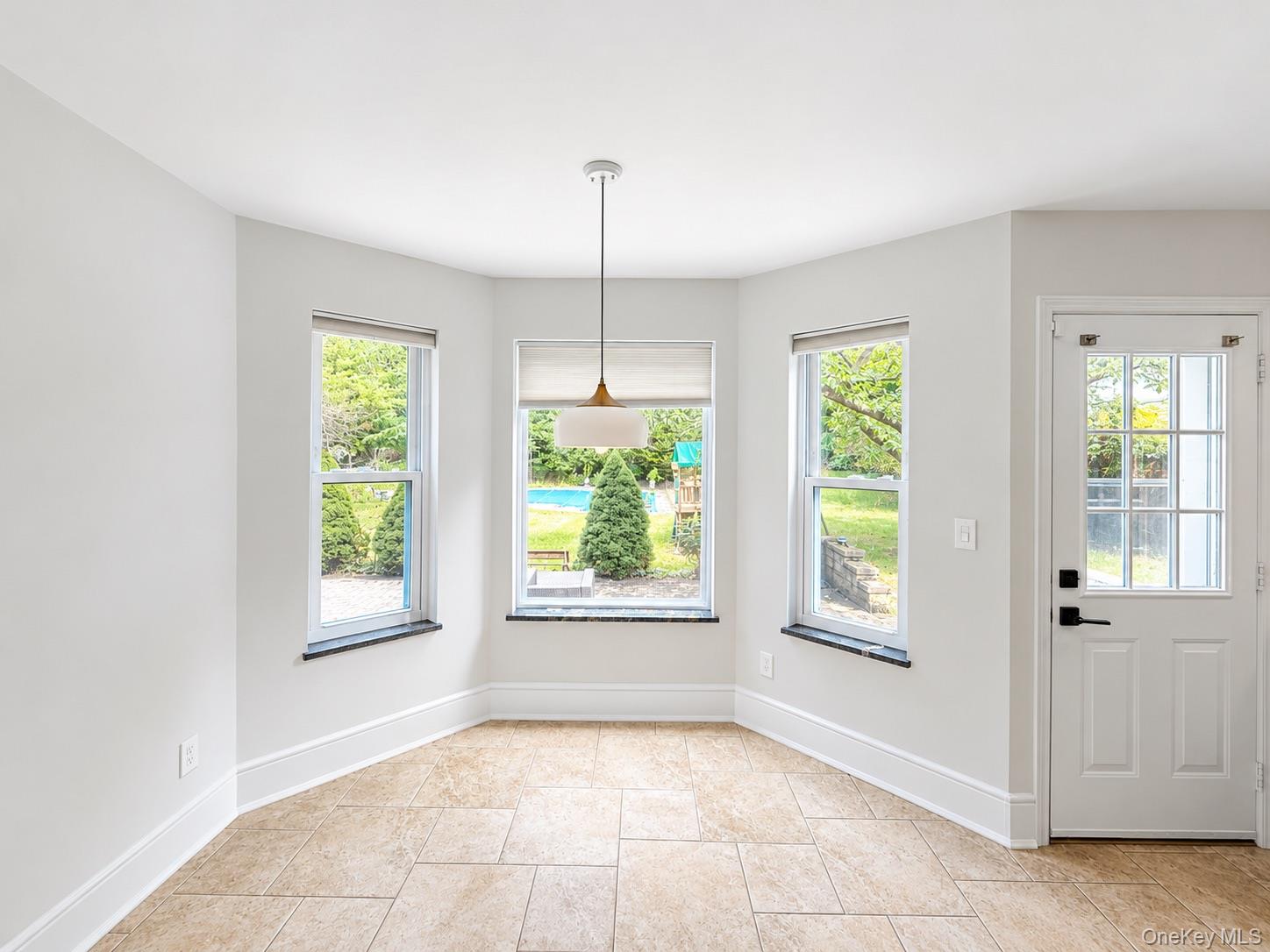 65 Mayfair Road – For Rent photo 11