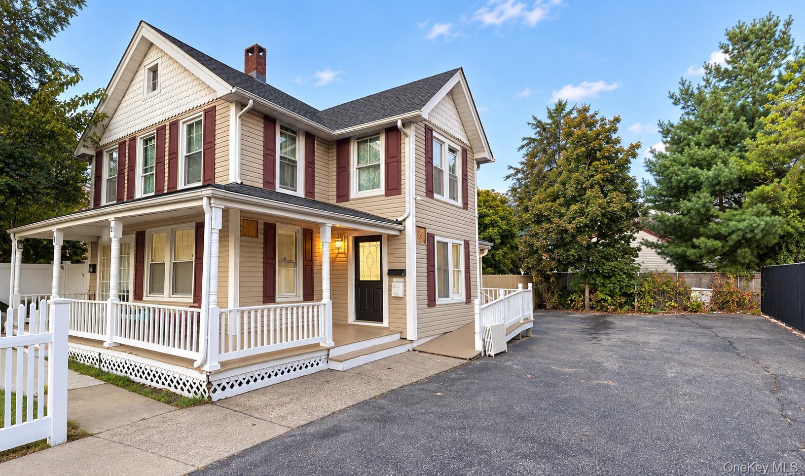 21 Carleton Avenue – For Sale photo 3