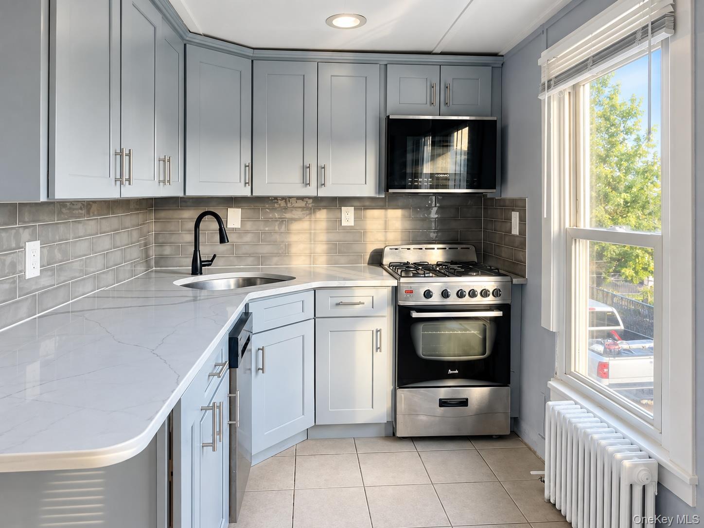 21 Carleton Avenue – For Sale photo 4