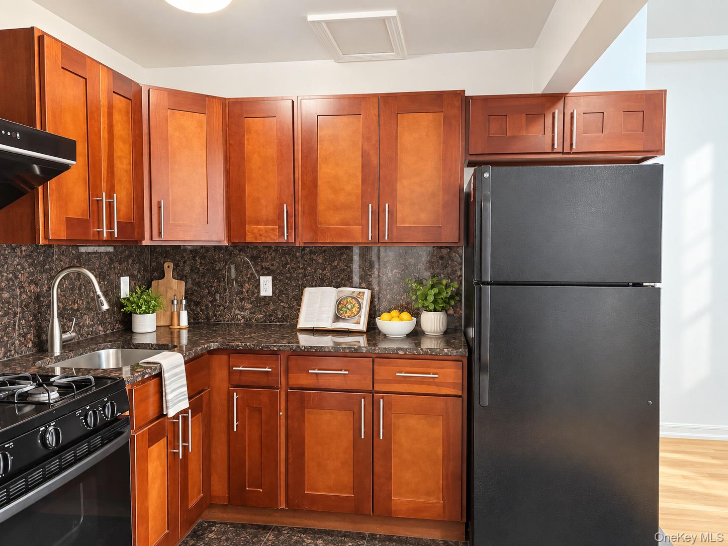 32-16 137th Street, Unit 1B photo 2