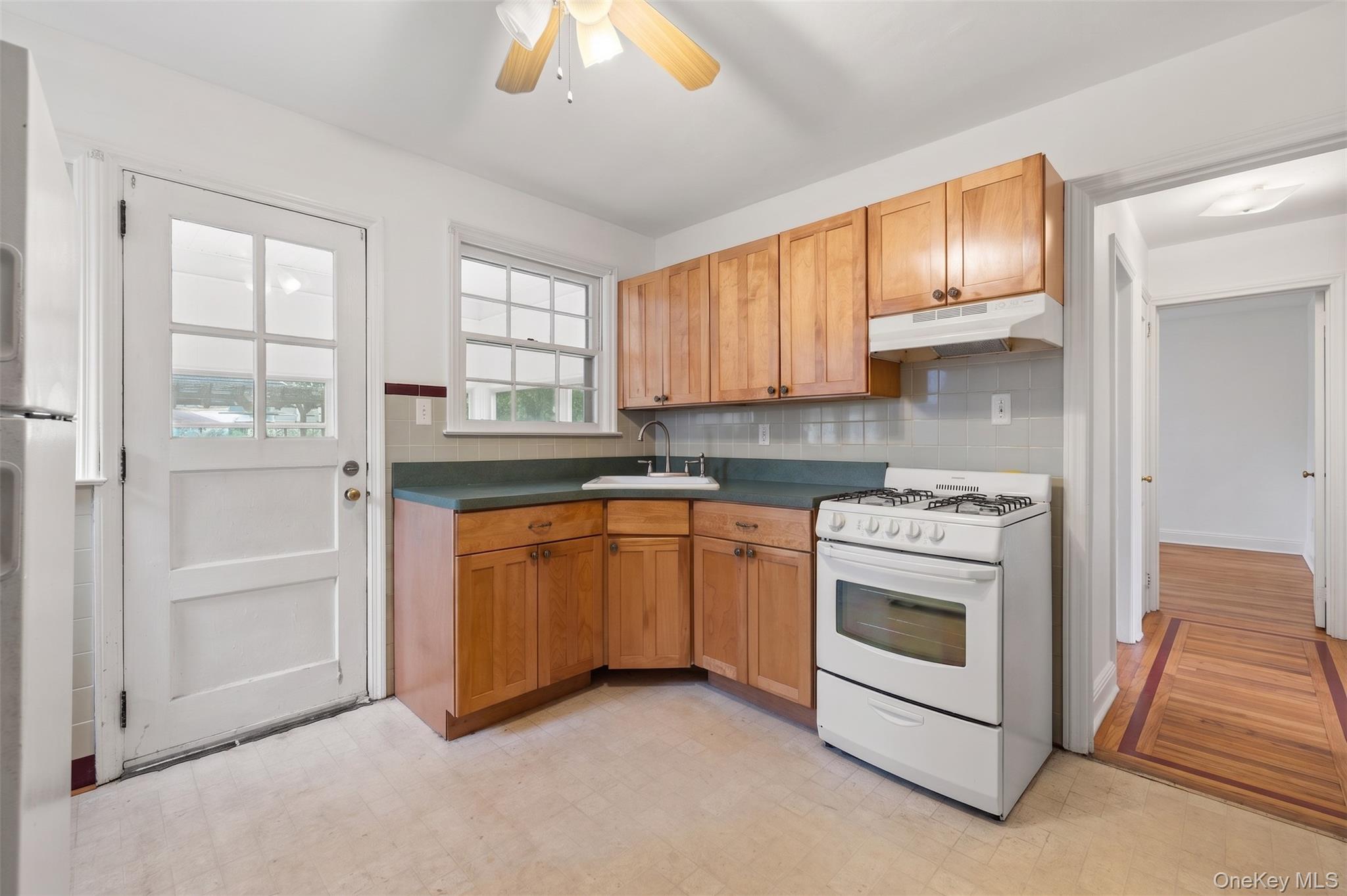12 Benjamin Avenue – For Sale photo 3