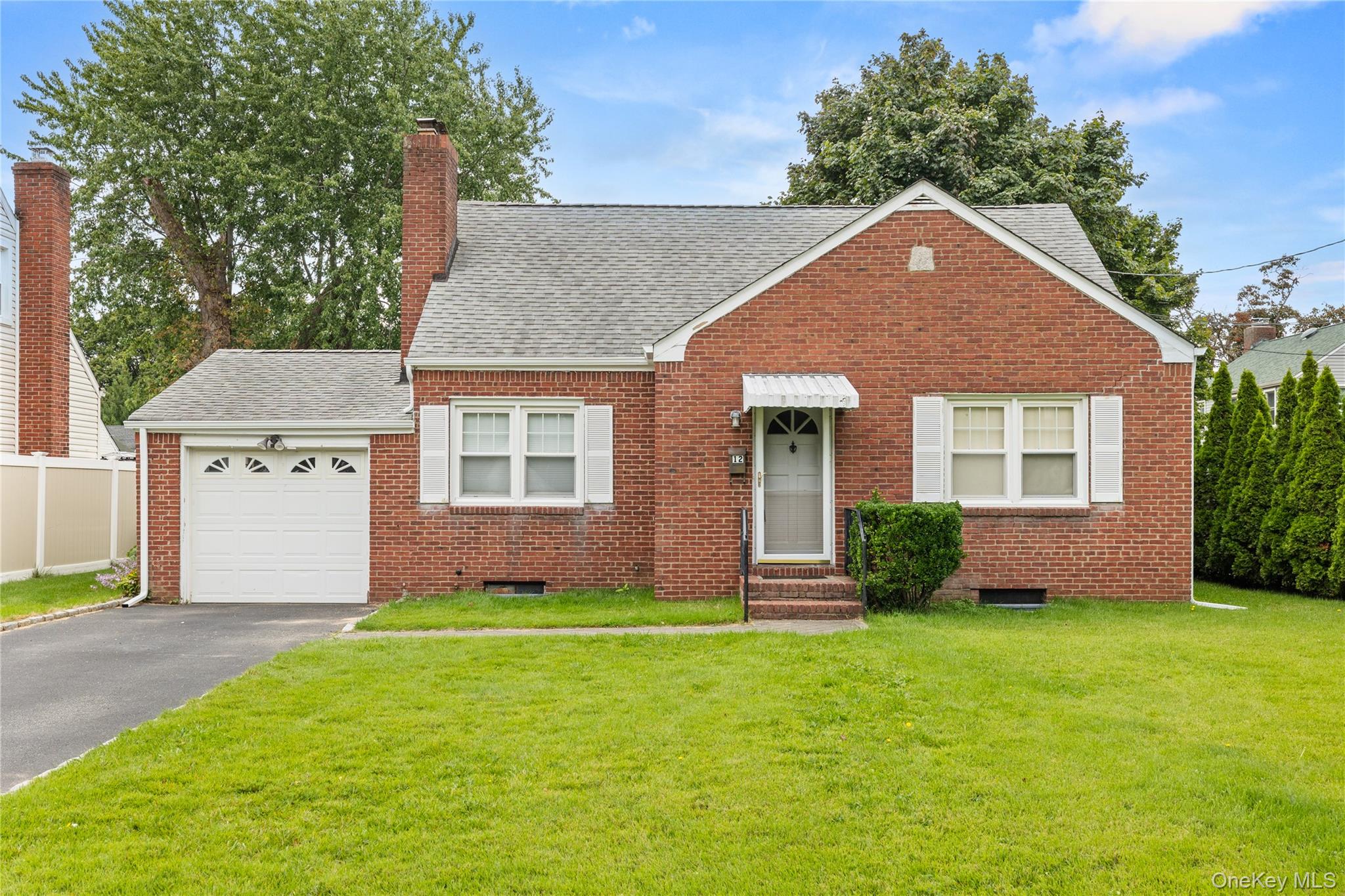 12 Benjamin Avenue – For Sale photo 2