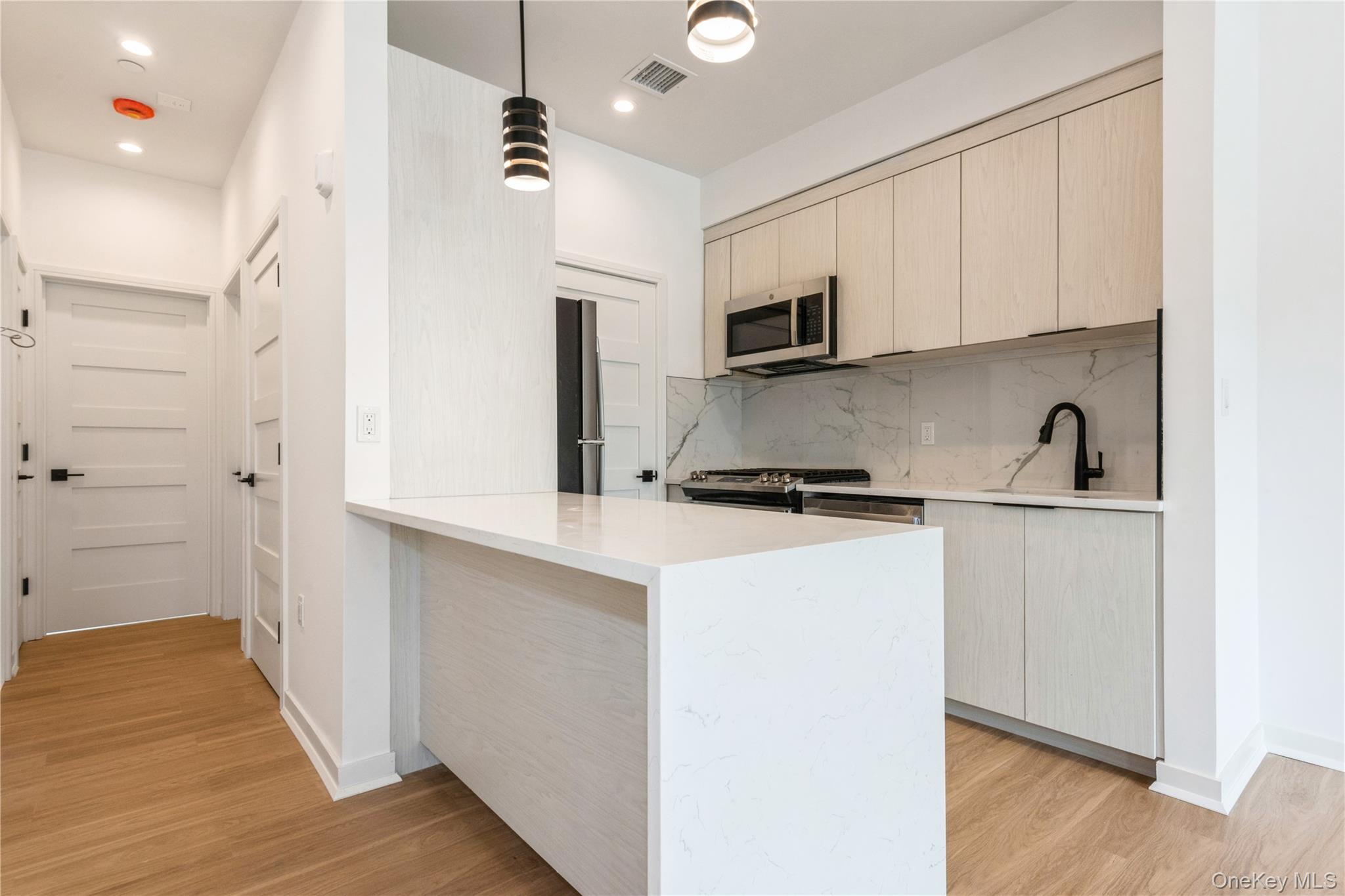 418 Atlantic Avenue, Unit 202 photo 4