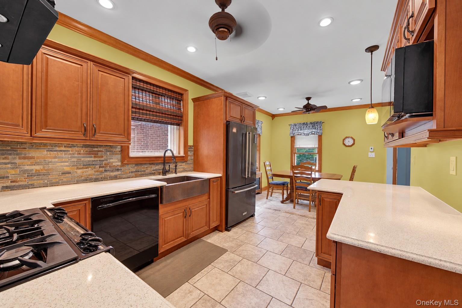 138-33 62nd Road – For Sale photo 8