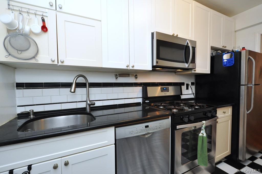 142 Garth Road, Unit 1C photo 8