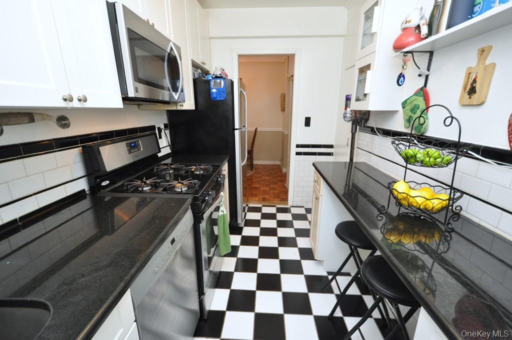 142 Garth Road, Unit 1C photo 11