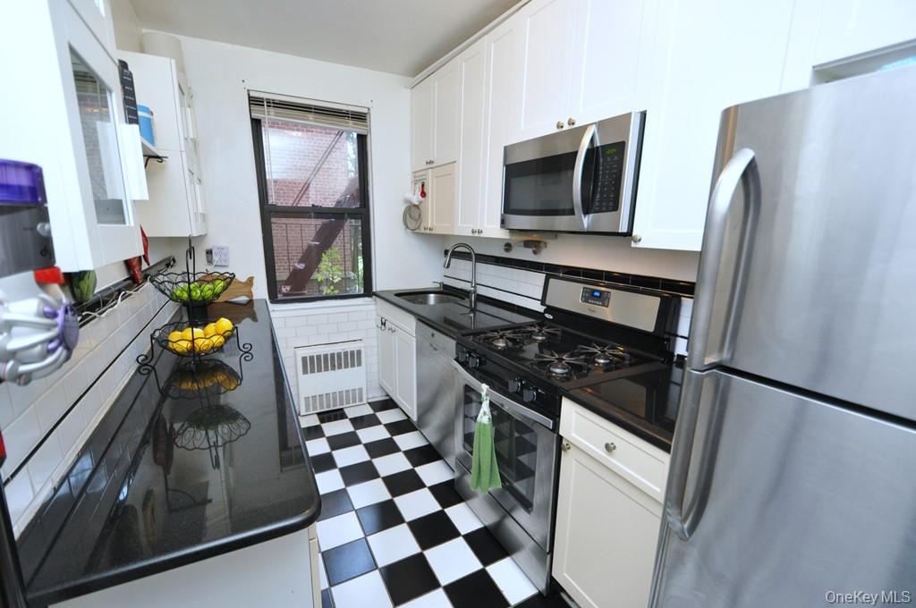 142 Garth Road, Unit 1C photo 7