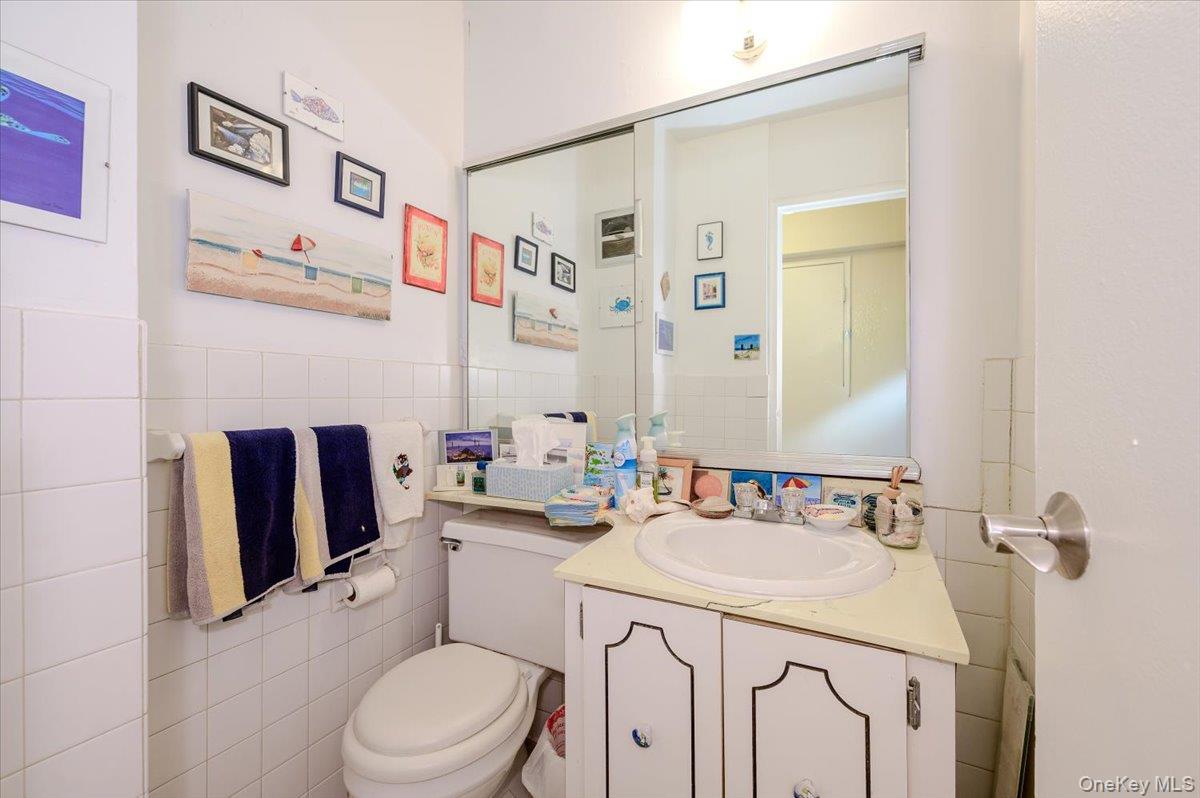 740 E Broadway, Unit 4G photo 12