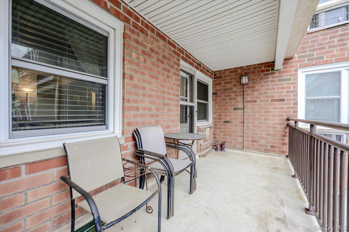 740 E Broadway, Unit 4G photo 16